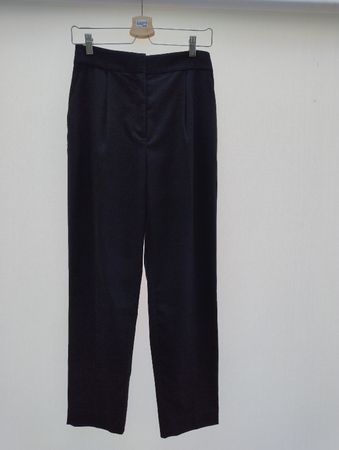 H&M Bundfaltenhosen schwarz, Grösse 36