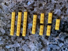 Diverse Legoplättli in gelb
