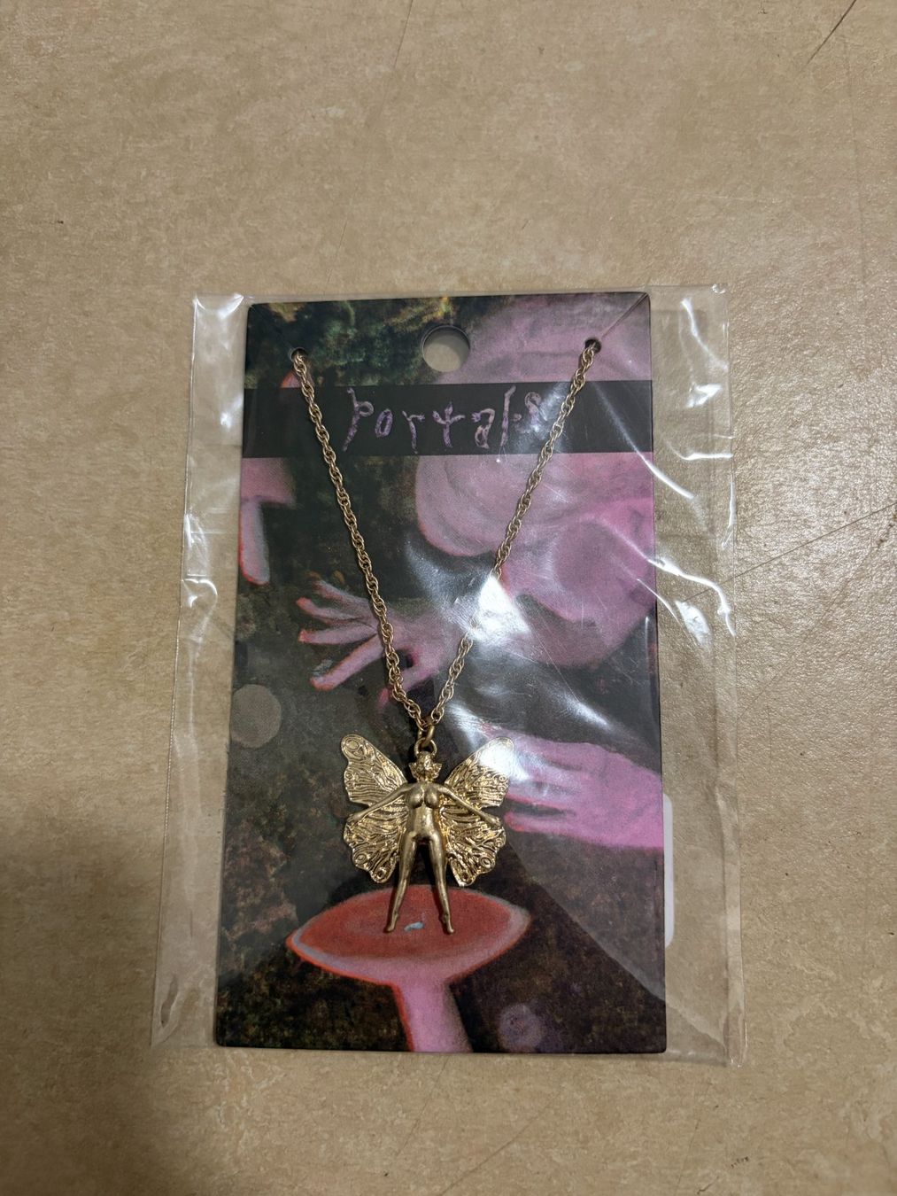 Colliers: Melanie Martinez Portals Necklace – Neuf avec emballage d'origine à Zürich par Nexaro