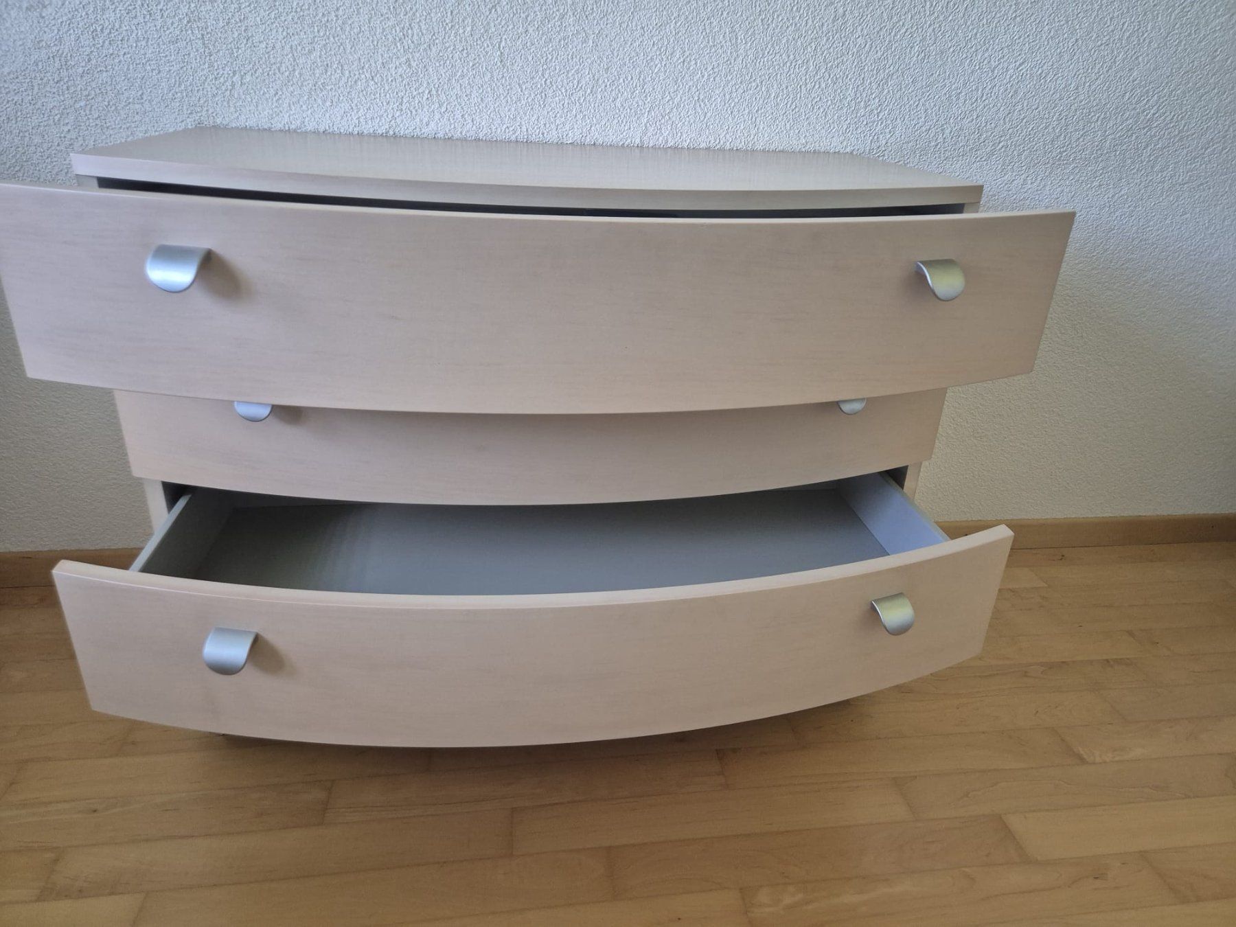 Cassettiere: Helle Kommode mit 4 Schubladen – Usato da Hinwil venduto da Zom 6
