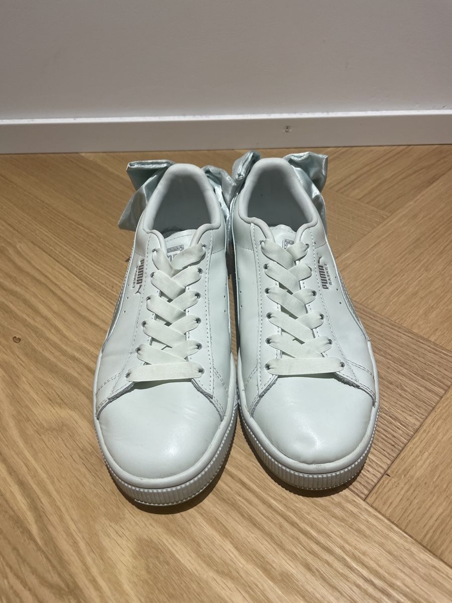 Puma Scarpe da donna: Hellblaue Pumaschuhe mit Masche, Gr. 37 – Nuovo (secondo la descrizione) da Arbon venduto da llaauraa 1