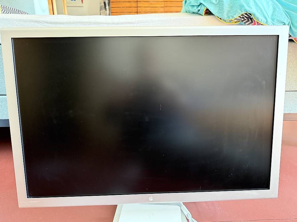 Apple Monitor: apple cinema display 30 zoll – Usato da Davos Dorf venduto da chrPrivate 3