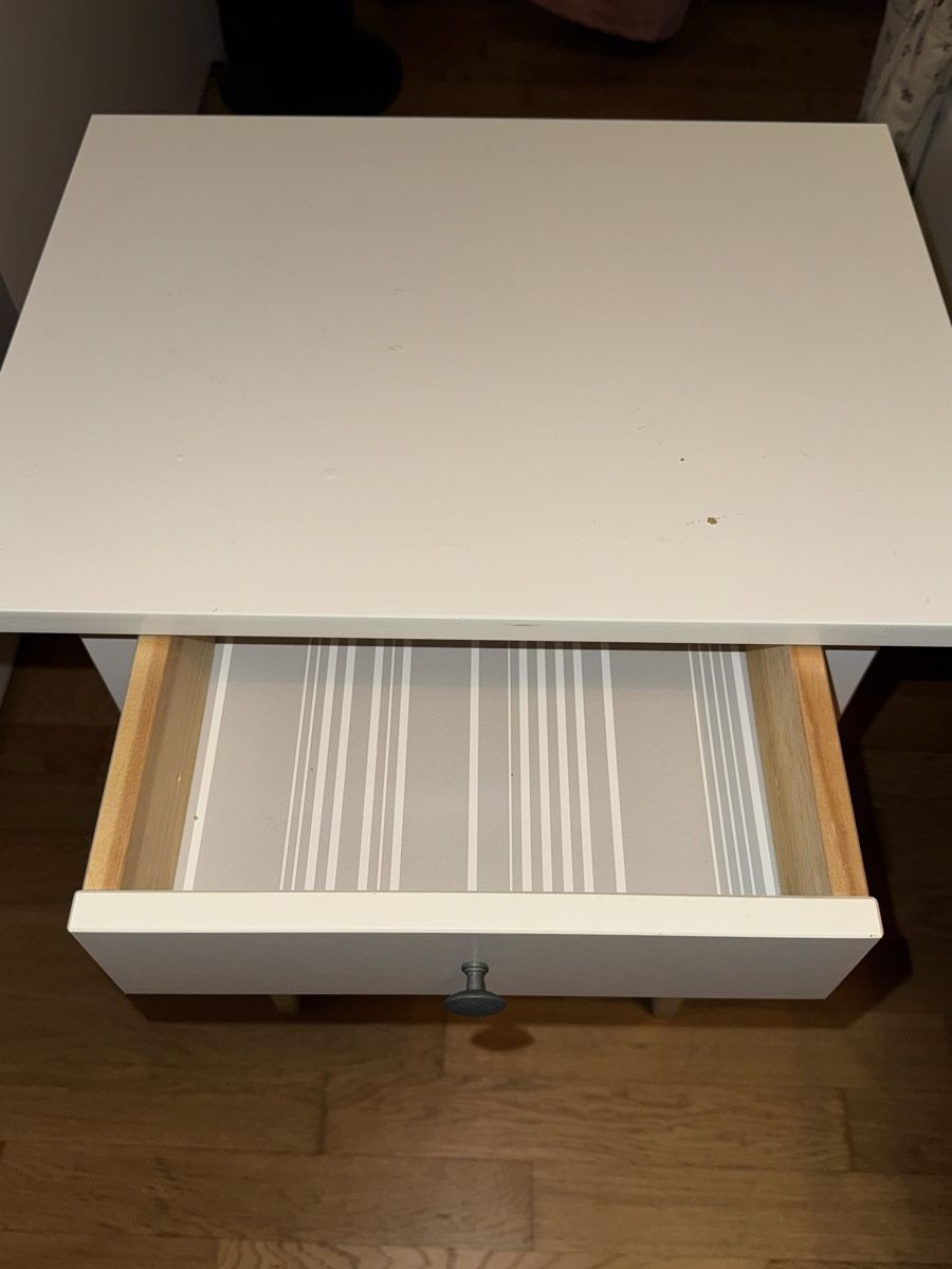 Comodini: Ikea Hemnes Nachttisch/ Beistelltisch – Usato da Liestal venduto da Jessivanaxx_ 2