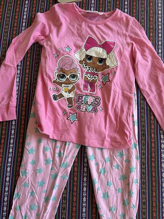 Pigiama & Simili: Pijamas fille 8 ans – Usato da Plan-les-Ouates venduto da Kiss-bodolay