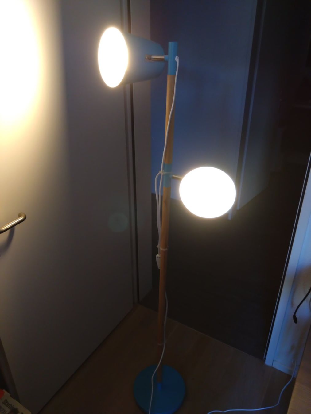 Lampen: Wunderschöne Stehlampe in modernem Hellblau – Gebraucht aus Ostermundigen von Krimskrams8 1