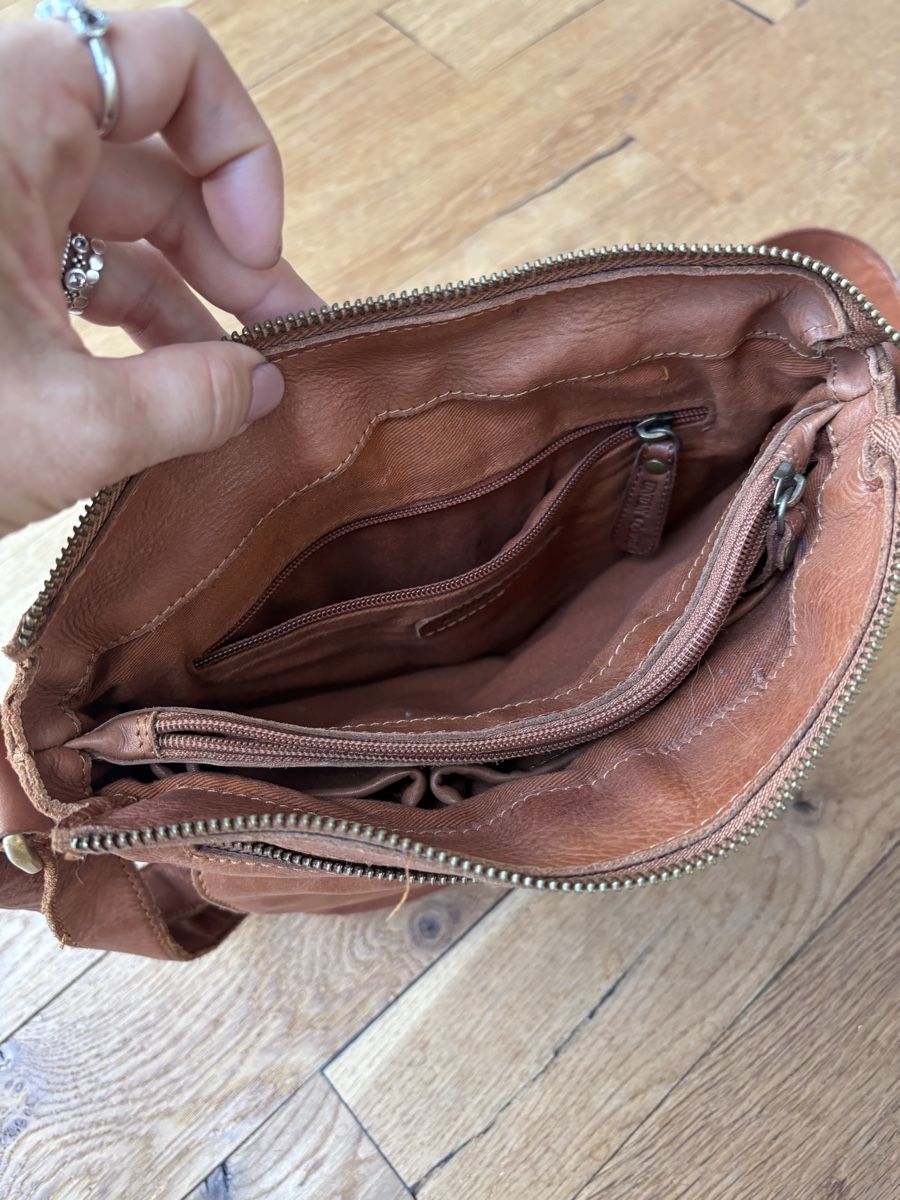 Sacs femmes: Ledertasche – D'occasion à Siebnen par hellokitty015 2