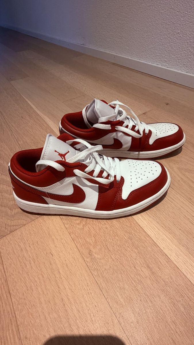 Jordan Scarpe da uomo: Sneaker Nike Air Jordan – Usato da Dübendorf venduto da ozbekarda 1