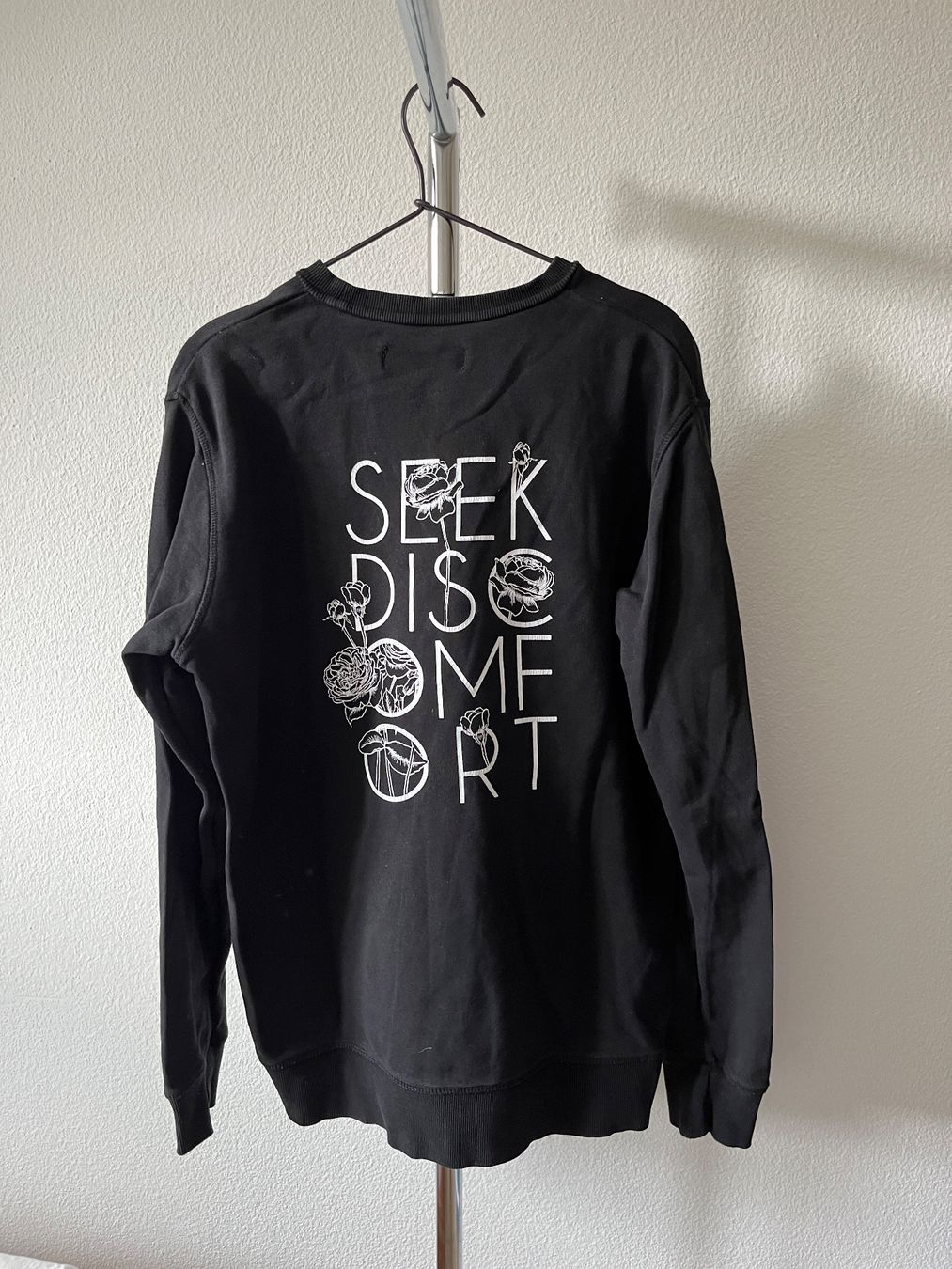 Pullover & Sweatshirts: Sweatshirt / Pullover Seek Discomfort von Yes Theory – Gebraucht aus Zürich von flelisa 1