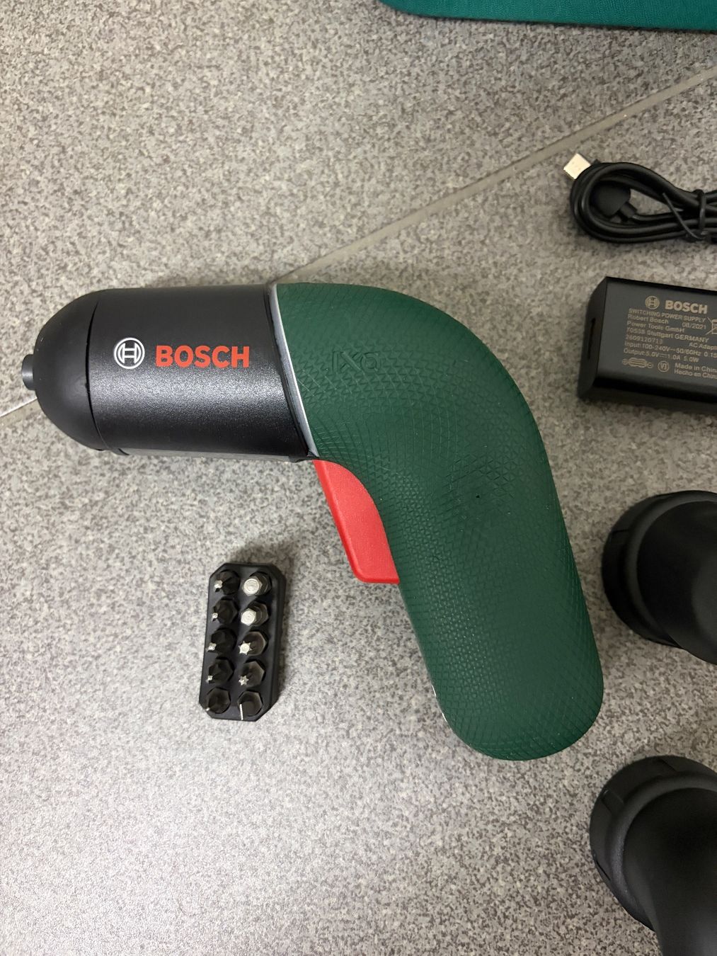 Bosch Trapani: BOSCH AKKUSCHRAUBER IXO - NEU - 75.- – Nuovo (secondo la descrizione) da Unterägeri venduto da Sportster0 2