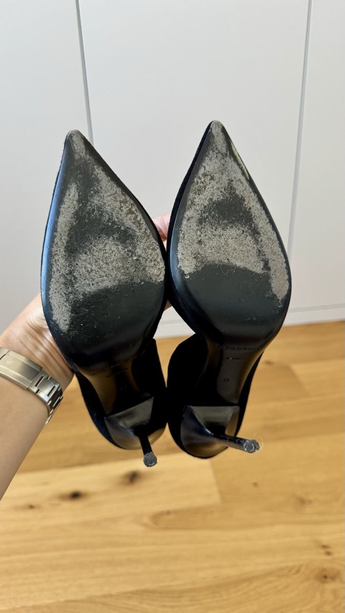 Burberry Scarpe da donna: Burberry Black Suede Heels - Pointed Toe - Size 38 – Usato da Dübendorf venduto da Pink.Blue 3