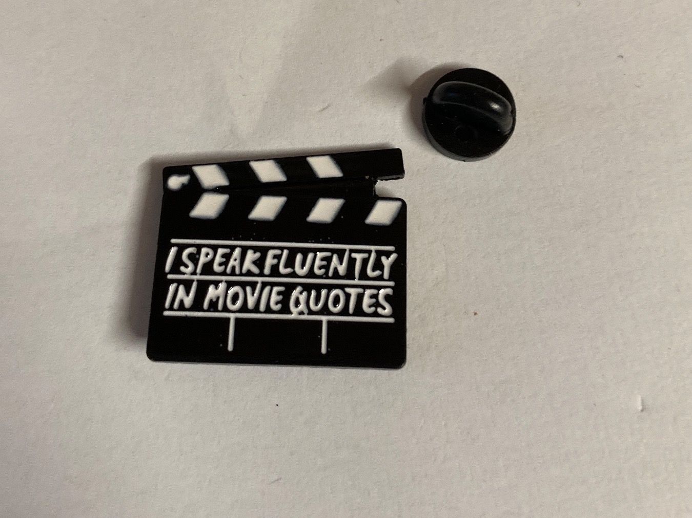 Plaketten & Abzeichen: PIN'S - CLAP CINEMA – Neu (gemäss Beschreibung) aus Le Brassus von cinema13