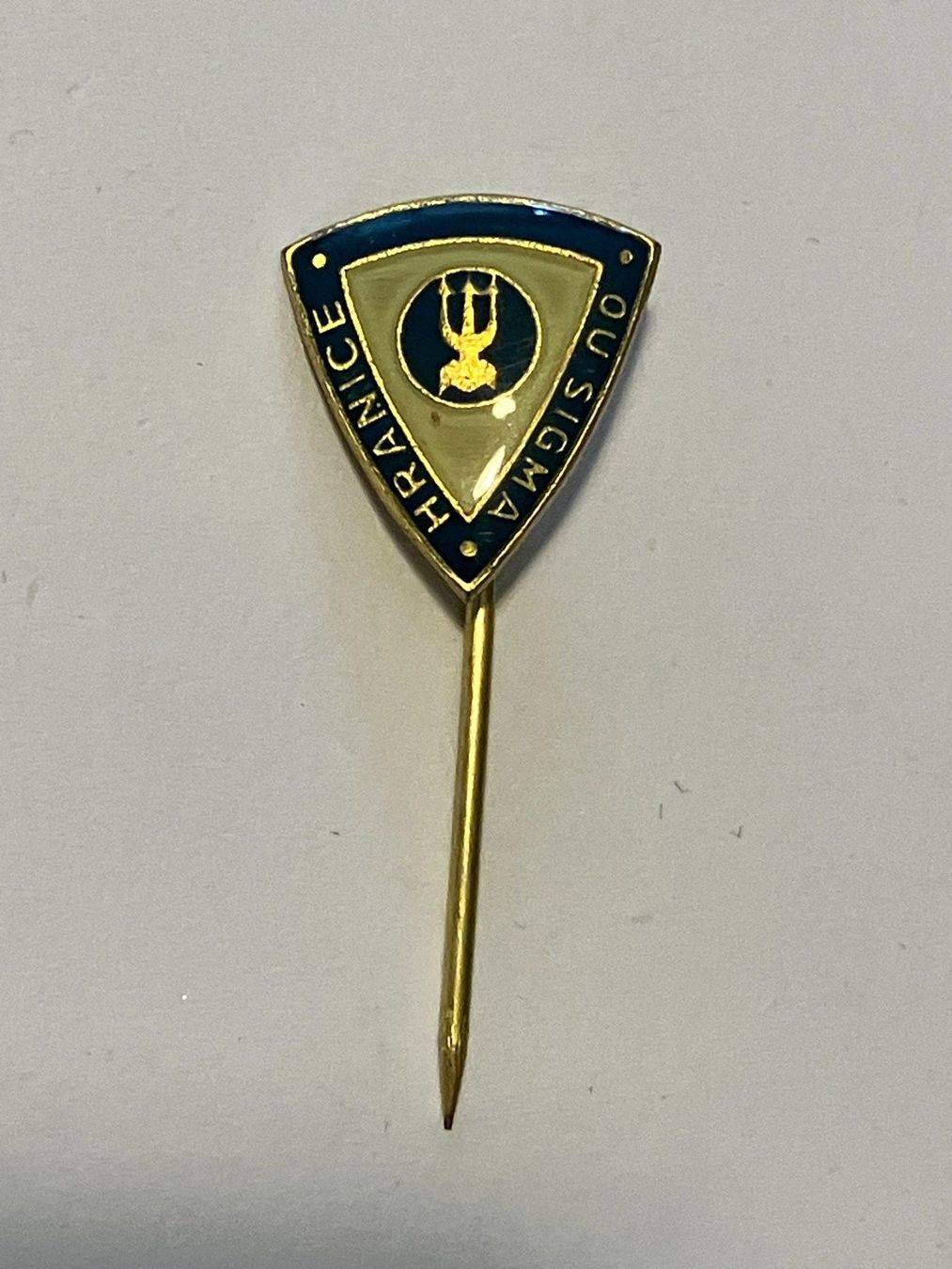 Placchette & Badge: 1 Anstecknadel Hranice Ou Sigma – Usato da Basel venduto da djwwpp