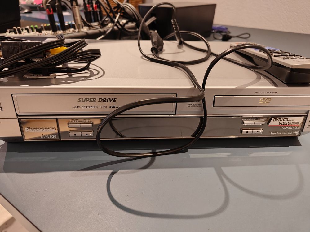 Panasonic NV-VP26 DVD Player & VHS Recorder | Kaufen auf Ricardo