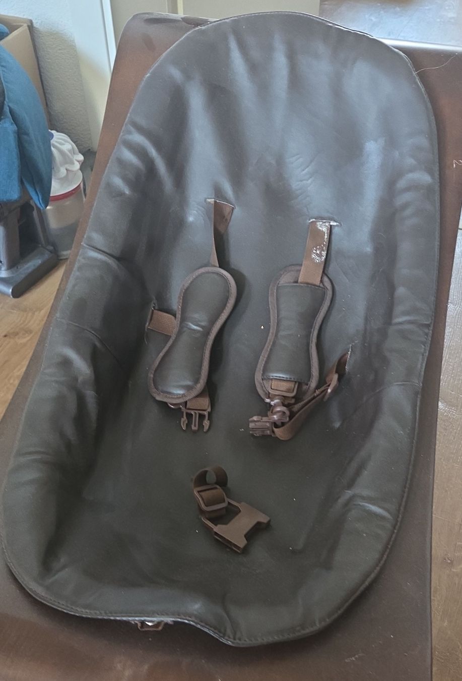 Sdraiette & Sdraiette a dondolo: Babysitz Einsatz braun Leder Zustand gebraucht – Usato da Balsthal venduto da ChristianH010