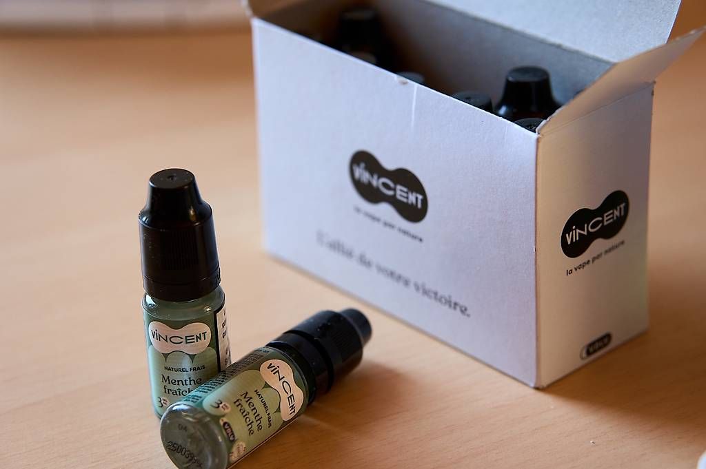 Altri Prodotti per fumatori: Boite de 10 flacons menthe e-liquide  nicotine 3 Mg/ml – Nuovo e nell'imballaggio originale da epalinges venduto da airgasme