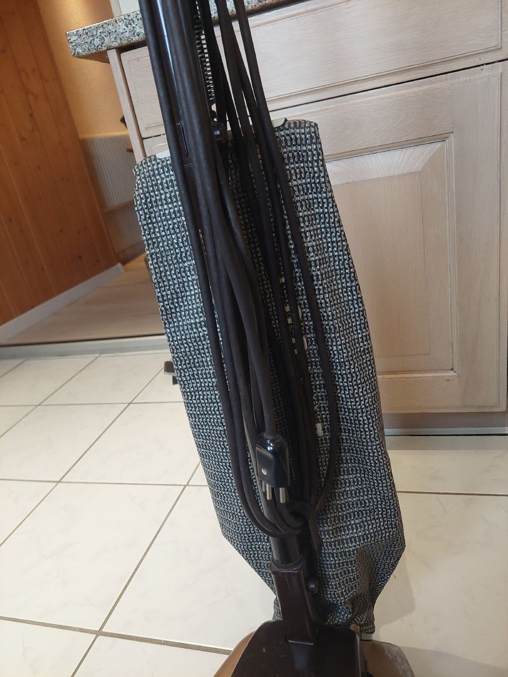 Aspirateurs & Accessoires: Staubsauger Hoover – D'occasion à Trimbach par dan_9chk 2