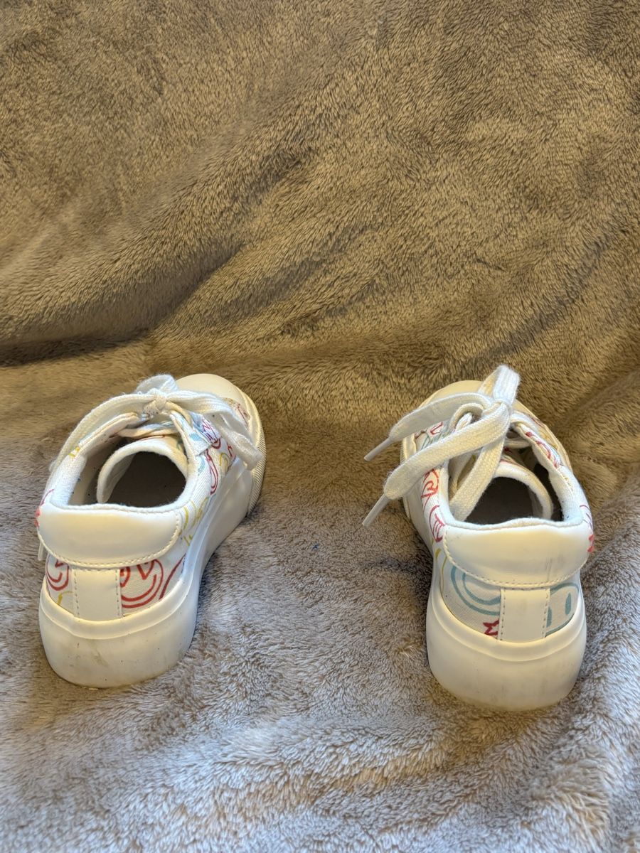 Scarpe per ragazzi: Sneaker, Yourturn Plateau, Gr. 30, mit Smiley Print – Usato da Waltenschwil venduto da Schmetterling2015 2