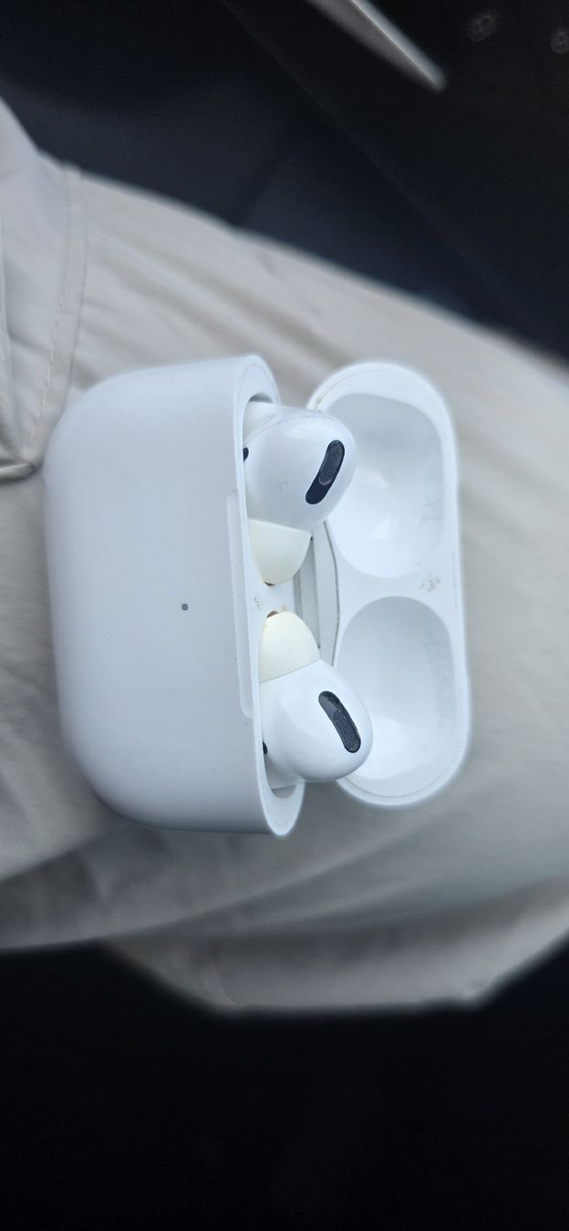 Apple Casques audio: Apple Airpods Pro – Défectueux à Stans par smajlo33