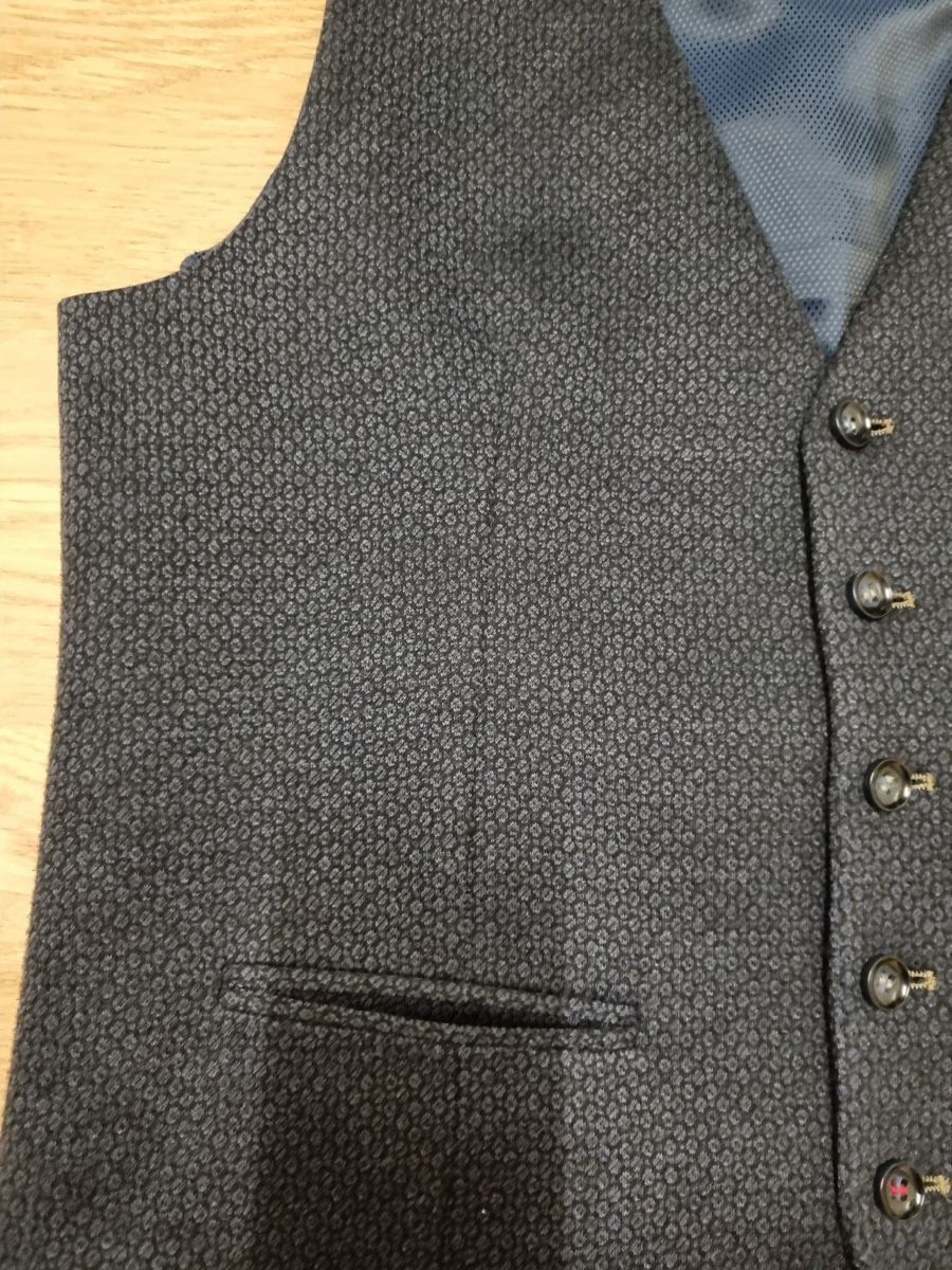 Cinque Gilet & Giacche: Cinque Herren Weste, Grösse 48 – Nuovo (secondo la descrizione) da Kollbrunn venduto da Frma18 2