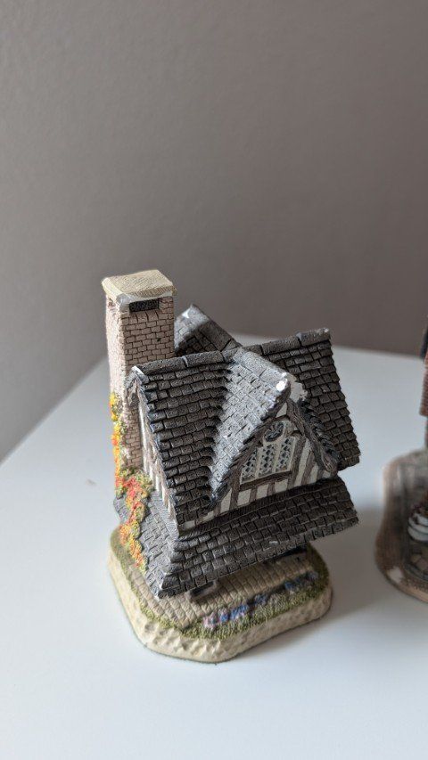 Statuette: 1x David Winter...1x Lilliput Lane – Difettoso da Winznau venduto da Delphin65 3
