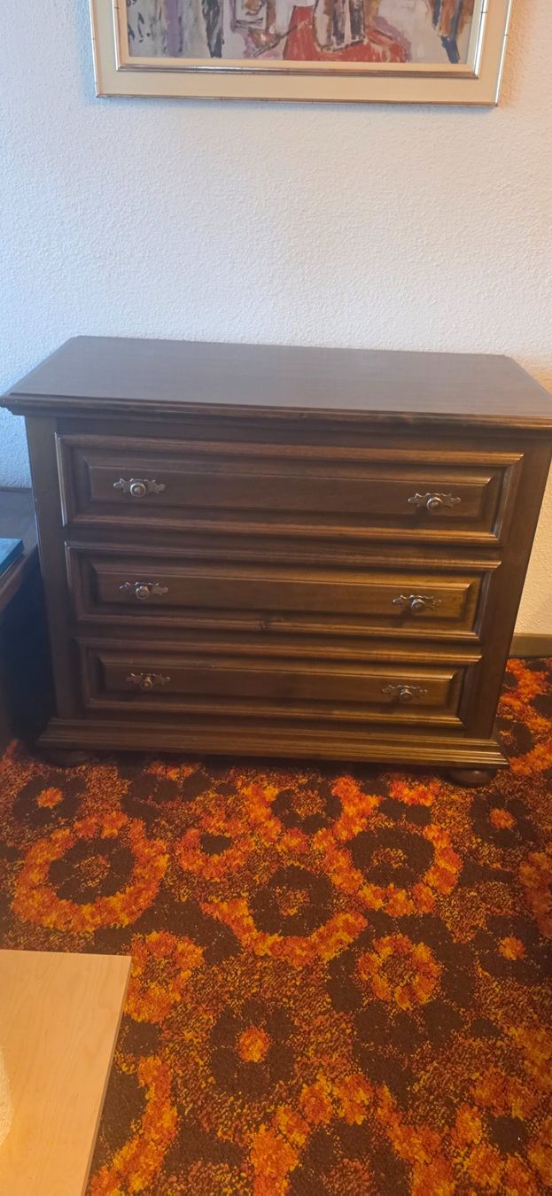 Commodes: Kommode aus Massivholz – D'occasion à Besenbüren par Zobicom
