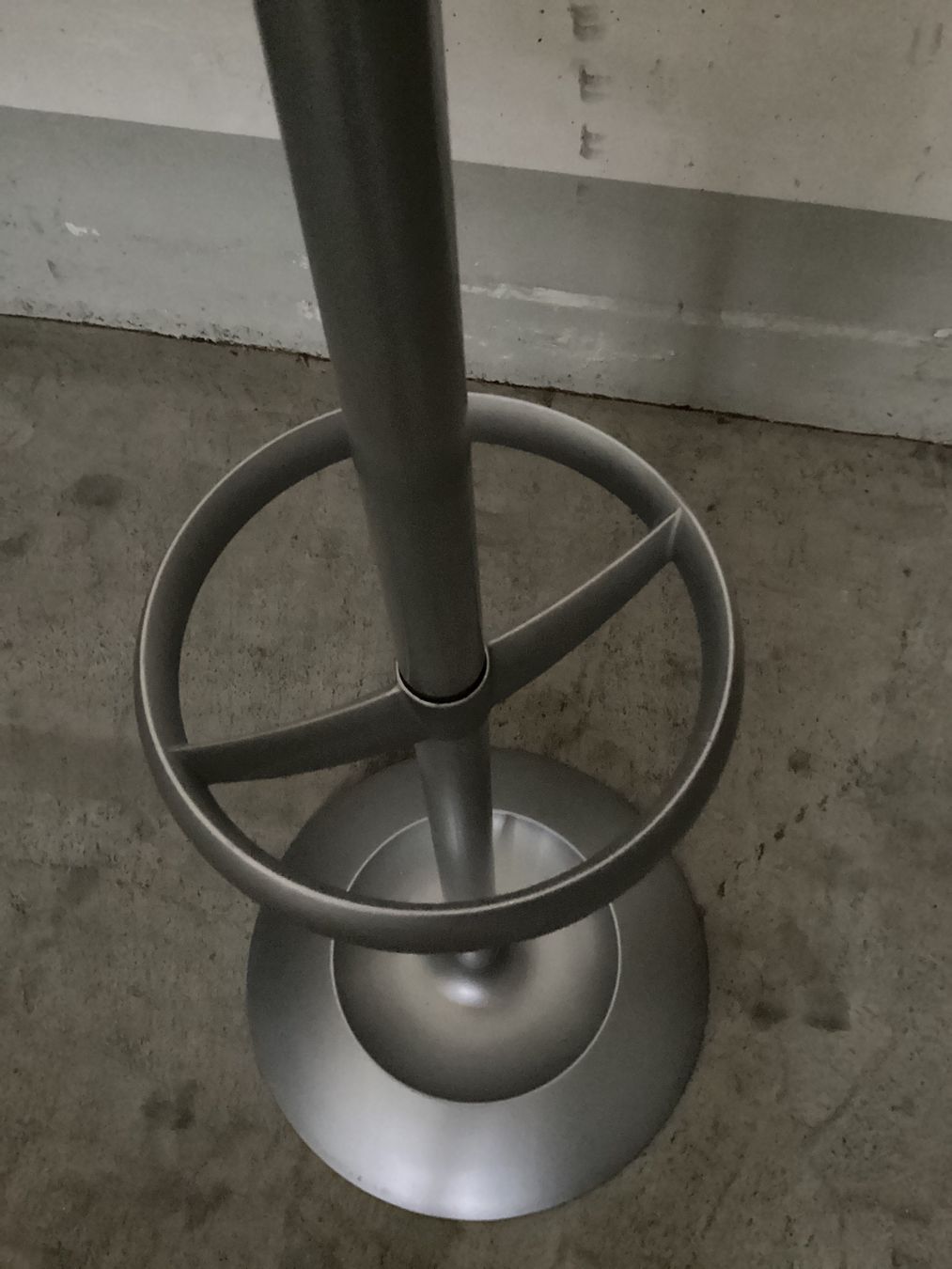 Guardaroba: Rexite Garderobe Cactus silber – Usato da Biel/Bienne venduto da Bureaurama 1