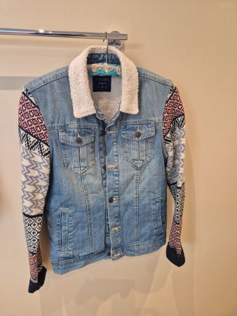 Jeansjacke gefüttert, mit Strickärmeln, Gr. S