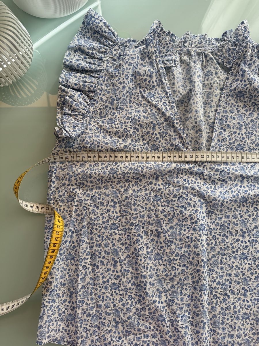 Top: Sommerbluse mit Blumenmuster, Grösse M – Nuovo (secondo la descrizione) da zürich venduto da Bailey17 3