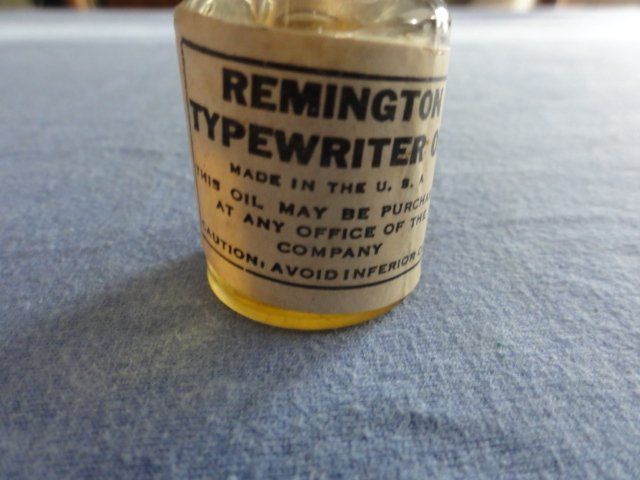 Remington Macchine da scrivere: Rares Remington Typewriter Oil – Usato da Zürich venduto da Putsch92 2