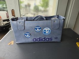 Vintage Adidas Sporttasche blau mit defekt 