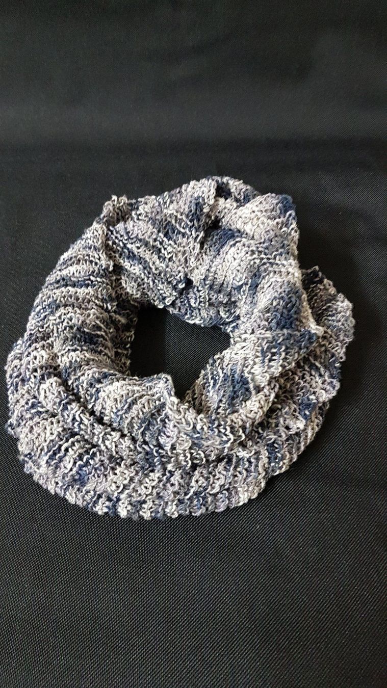 Foulard & Sciarpe: Schlauchschal handgestrickt – Usato da Thun venduto da Nordkapp