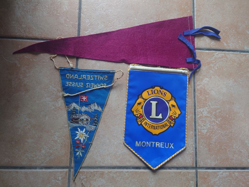 Lot D'anciens Fanions De Clubs De Foot – Collection Vintage