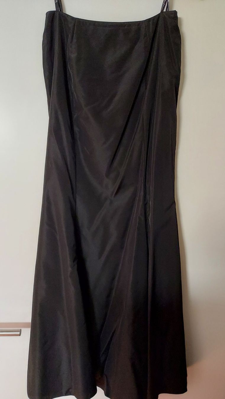 Kleider: Abendkleid 2-teilig – Gebraucht aus Küssnacht am Rigi von Mukare 1