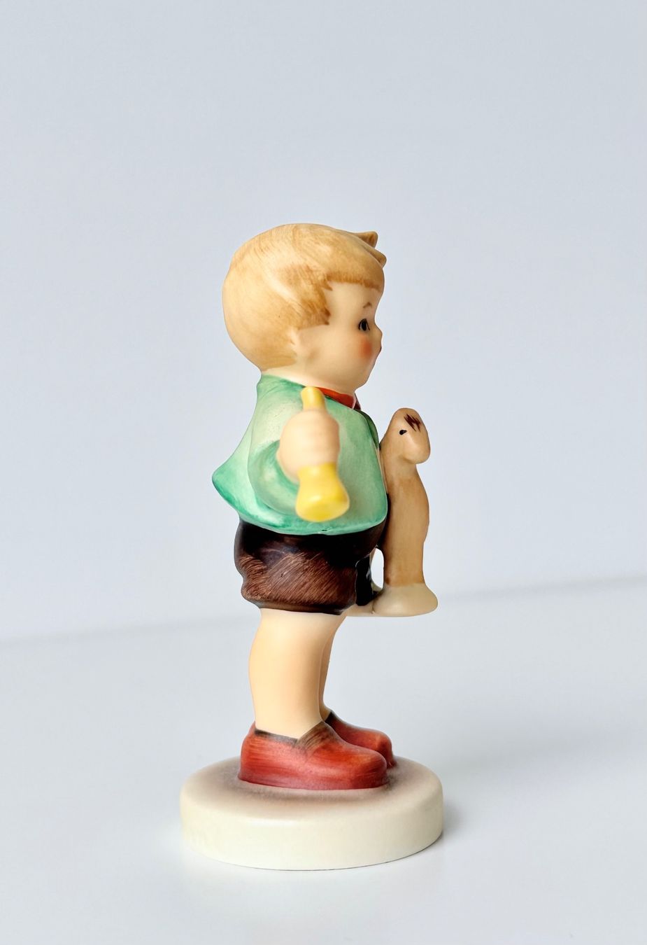 Hummel Statuette: Süsse Goebel Hummel Figur Junge mit Schaukelpferd – Usato da Steinen venduto da SputnikSweetheart 3