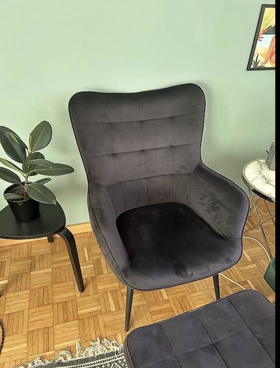 Poltrone: Velvet Armchair & Footstool – Usato da Herrliberg venduto da LokalerKaeufer