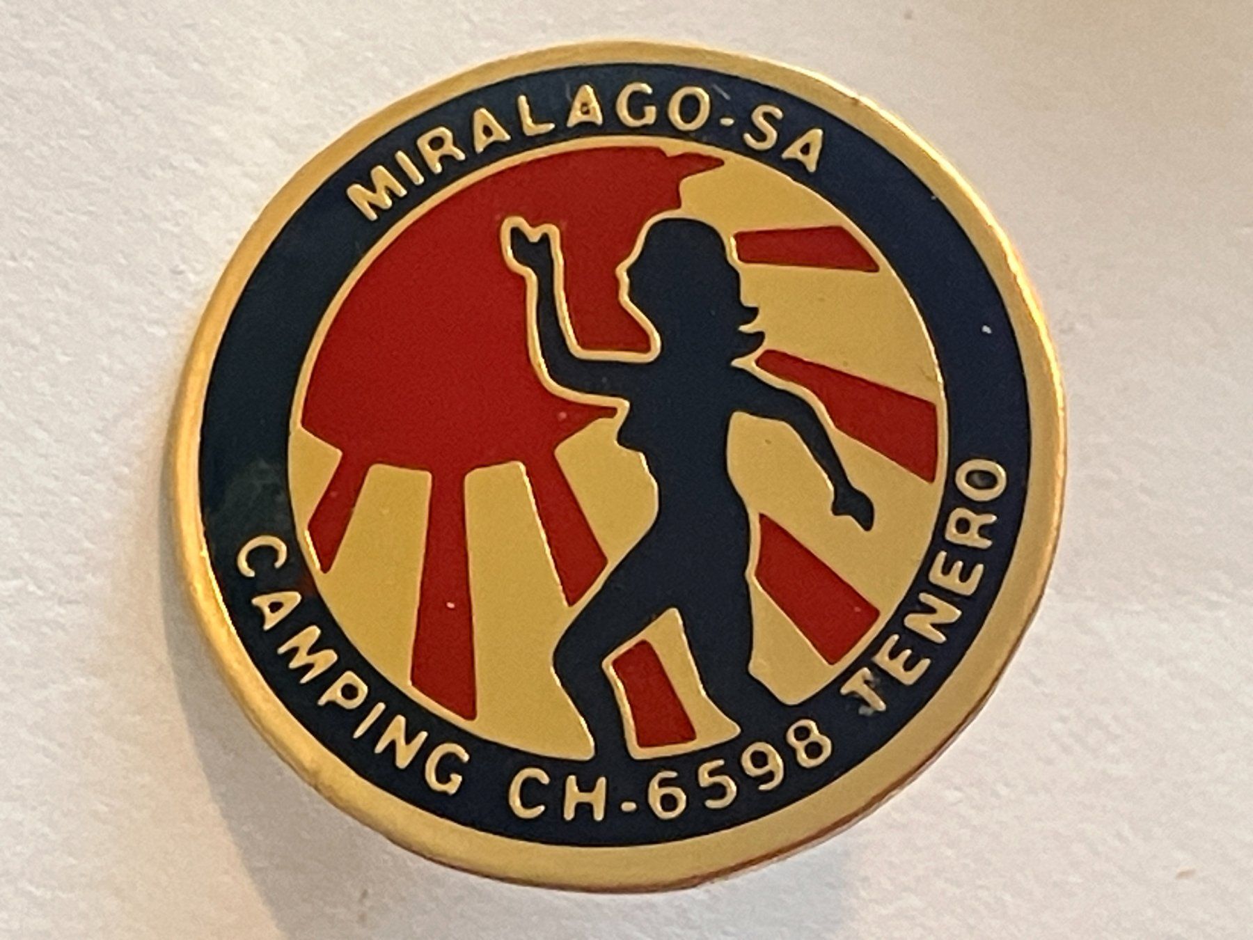 Placchette & Badge: 1 Pin Miralago Camping Tenero – Usato da Basel venduto da djwwpp