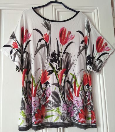 VERT DE RAGE : T-Shirt au somptueux imprimé floral L-XL