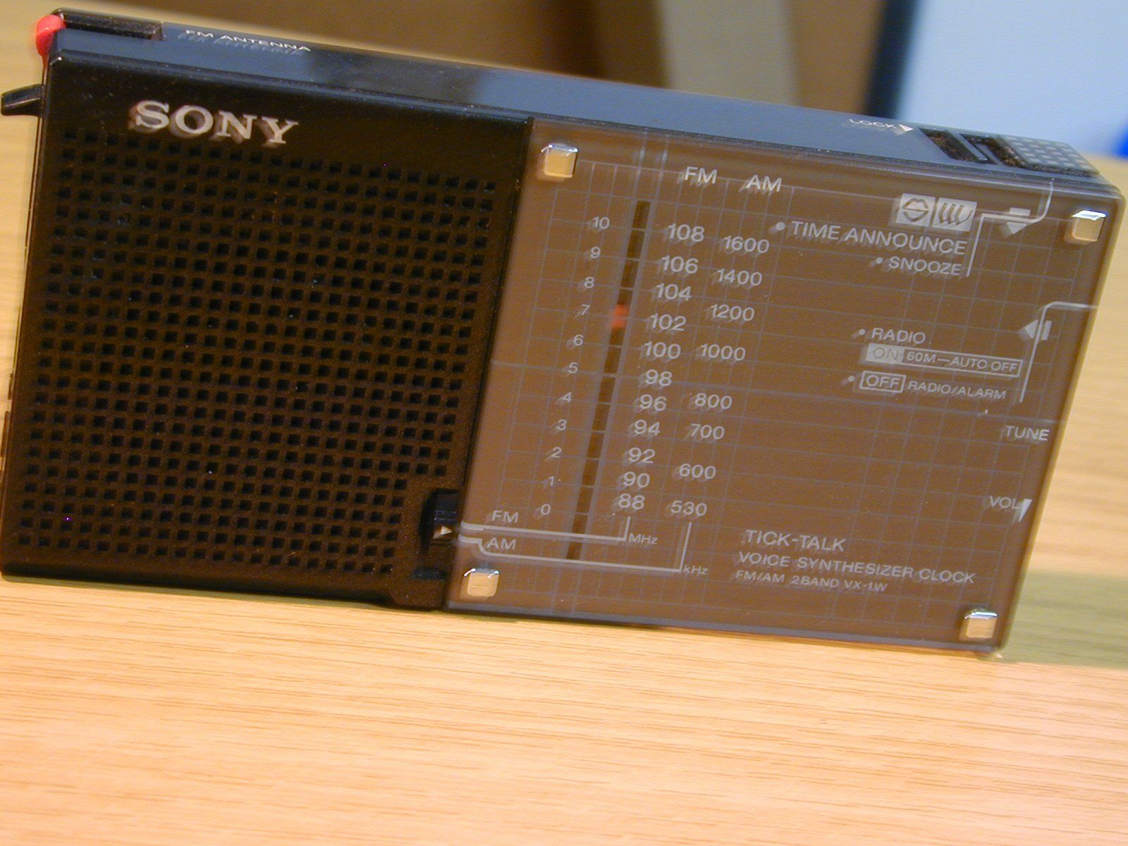 Sony Radio: SONY TICK TALK MOD.  VX-1W    SAMMLERSTÜCK – Nuovo (secondo la descrizione) da Oberursel venduto da swinger-ecki