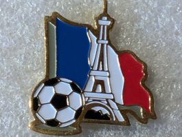 Ansteckpin 225: Fussball Paris Eiffel Turm