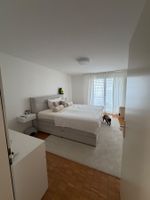 2x Nachttische schwebend weiss
