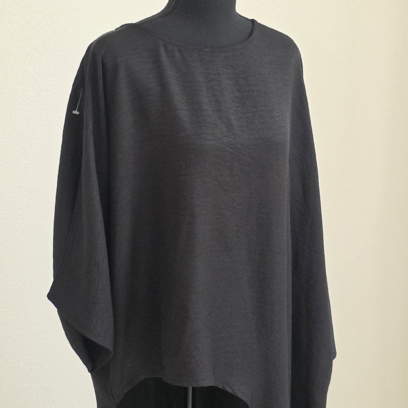 Robes: Kleid schwarz Oversize mit Stretchanteil Gr.1 size – Neuf (Voir description) à Rheinsulz par Gilea 1