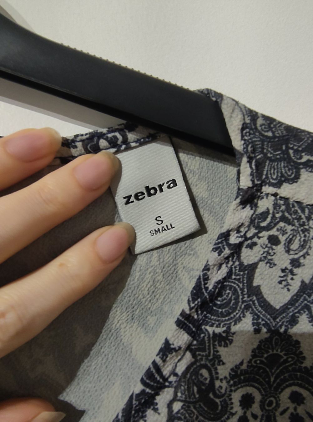 Zebra Vestiti: Kleid Zebra Grösse S gemustert – Usato da Winterthur venduto da dii_karn 1