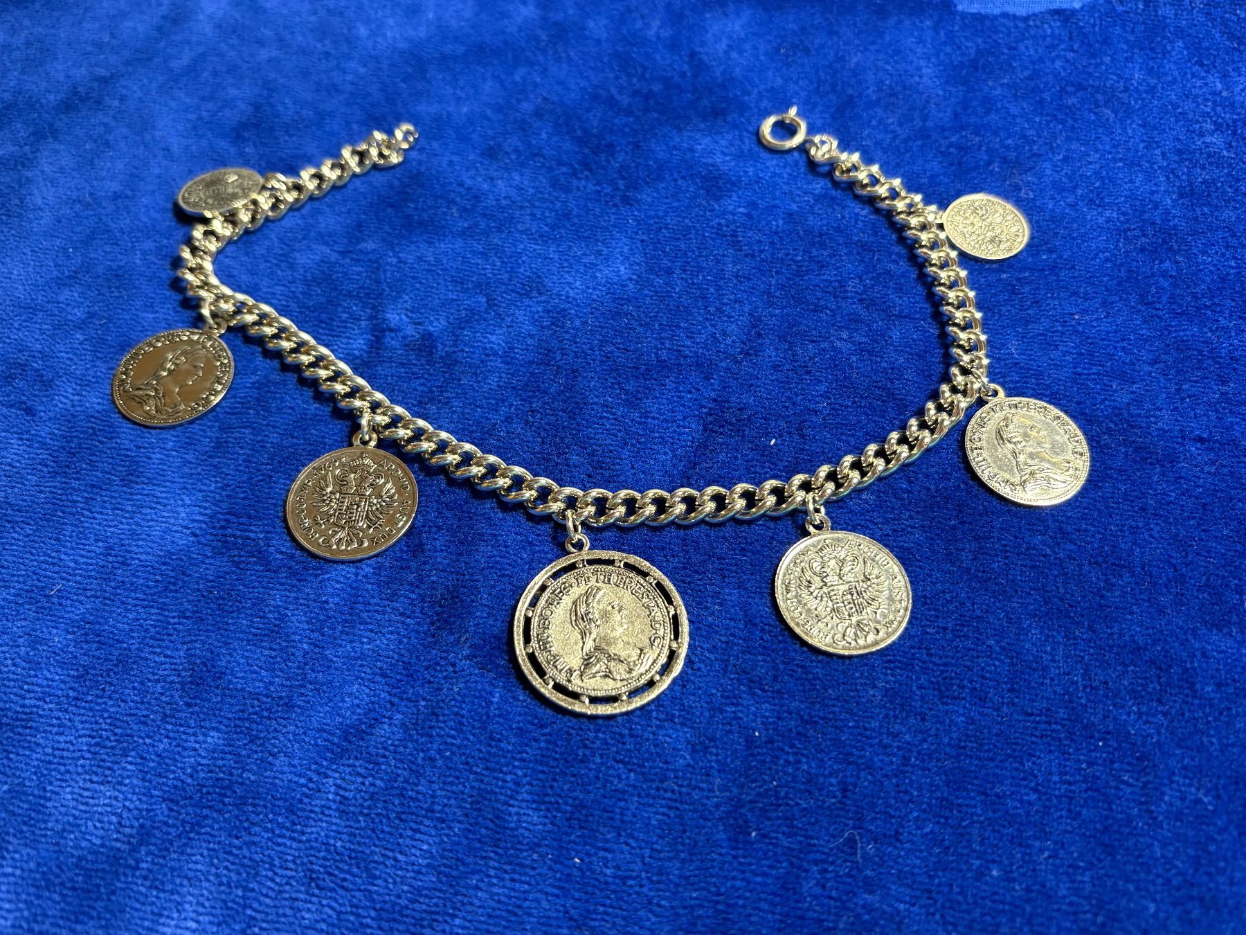 Altri gioielli: 2 ketten, einmal Grandel, einmal mit Medaillen – Usato da St. Peterzell venduto da verena40 1