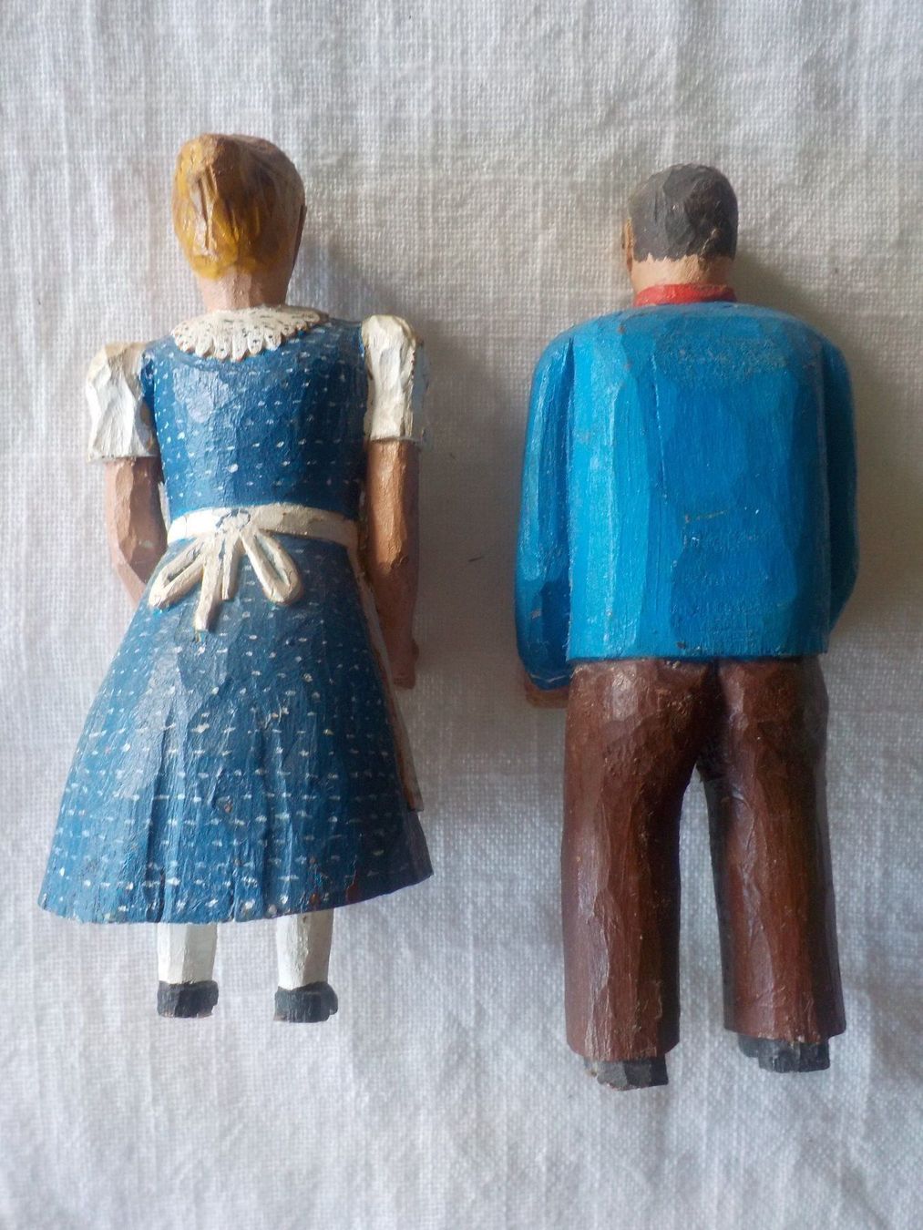 Statuette: Holzfiguren antik - Senn und Sennerin – Usato da Mörschwil venduto da antiksalon 8