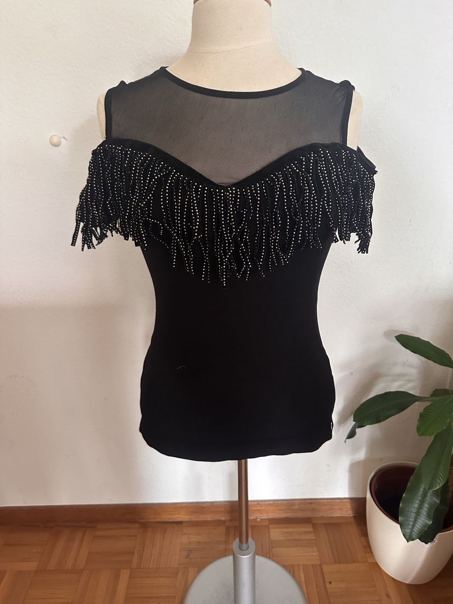 Guess T-shirt: Guess Top, Schwarz, Gr. M, Fransen Applikation – Usato da Winterthur venduto da whatdreamz