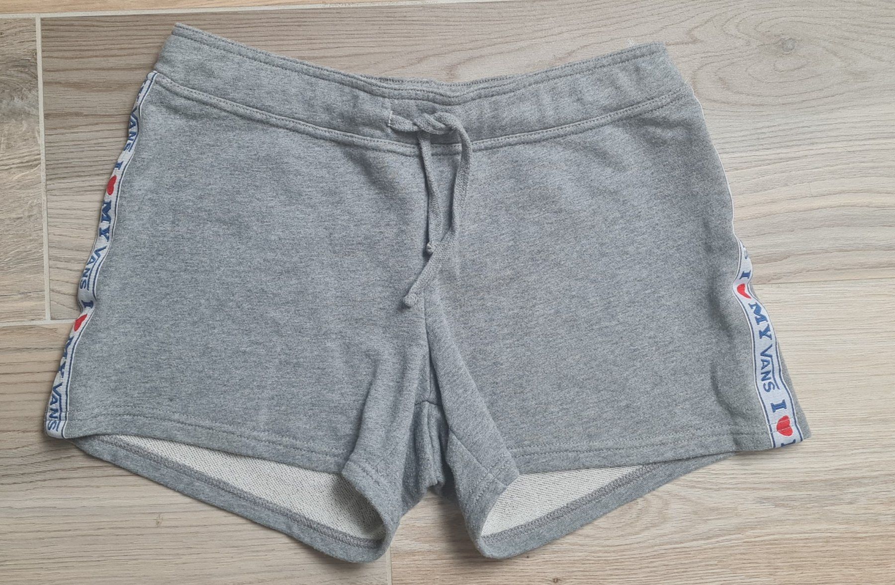 Vans Hosen: VANS sweat shorts grau  Grösse S – Gebraucht aus Niederweningen von Obson