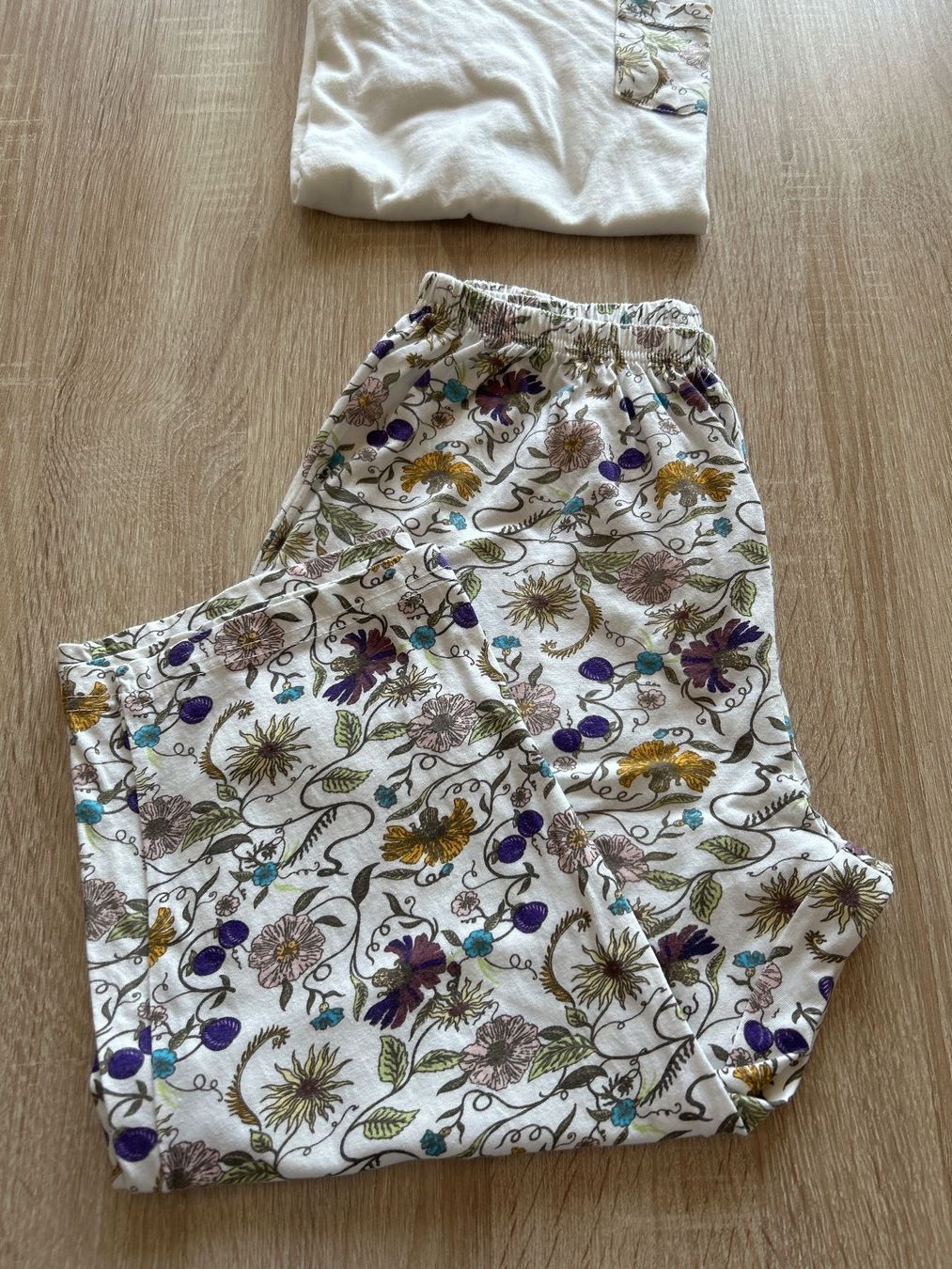 Negligees & Pigiami: Kurzarm Pyjama mit Capri Hose mit Blumenmuster Gr. 36/38 – Nuovo (secondo la descrizione) da Brunnen venduto da Nala2929 3