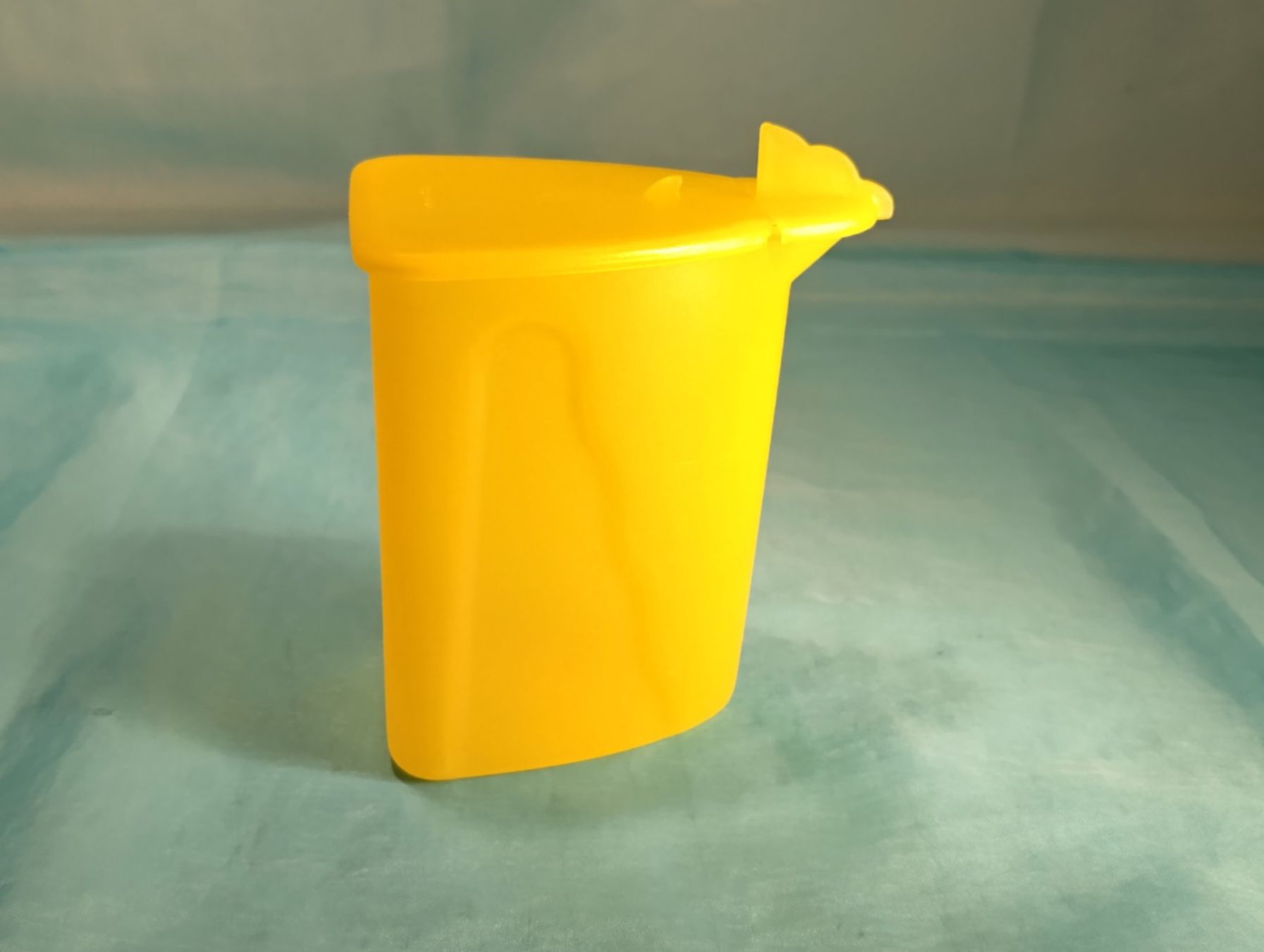 Tupperware Contenitori & Simili: Tupperware Behälter, Milchkännchen, gelb – Nuovo (secondo la descrizione) da Bellach venduto da JingleCherry
