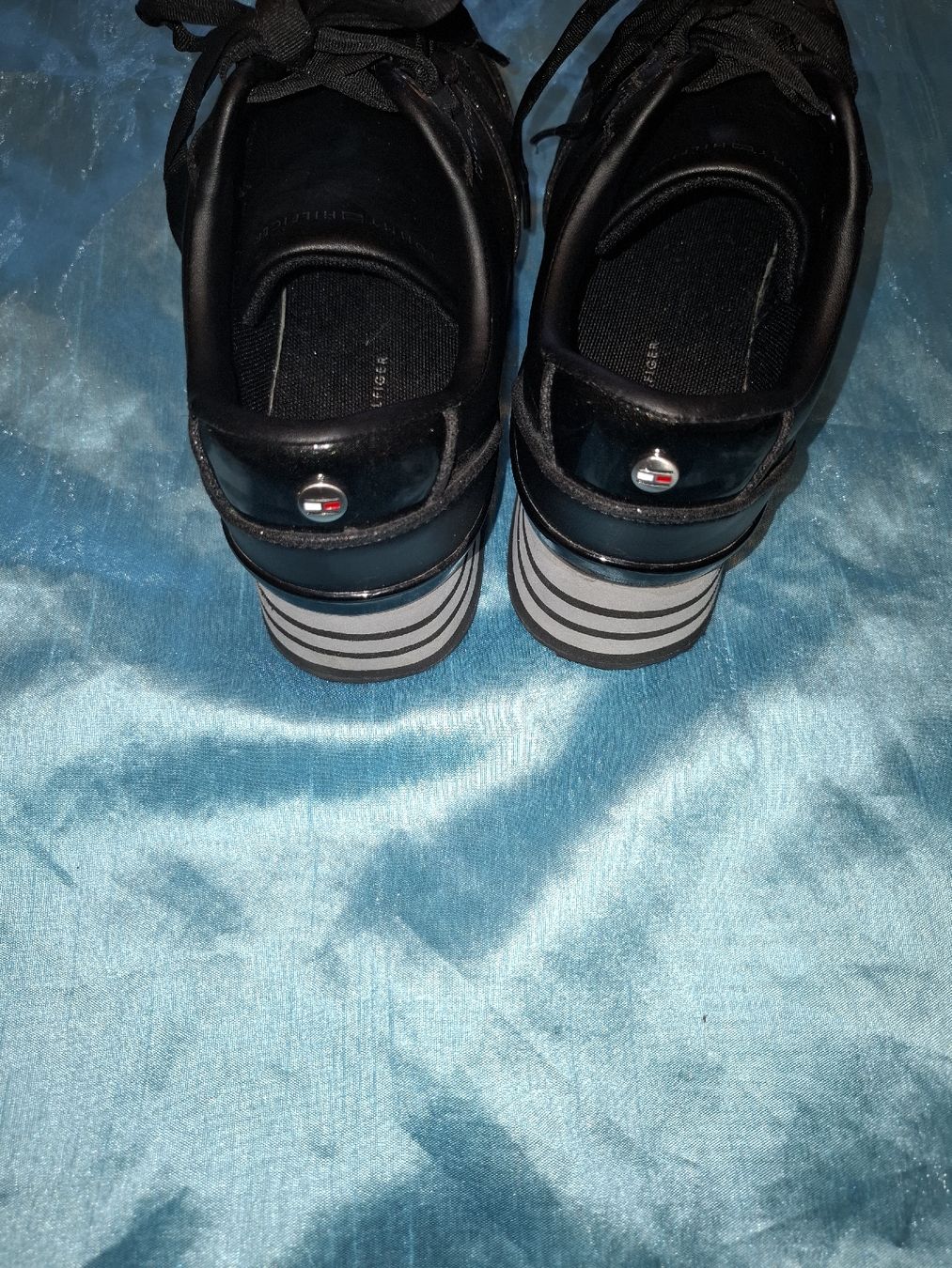 Tommy Hilfiger Damenschuhe: Baskets Plateforme Tommy Hilfiger Noires - Taille 36  – Neu (gemäss Beschreibung) aus Le Locle von QUALI-PRIX 4