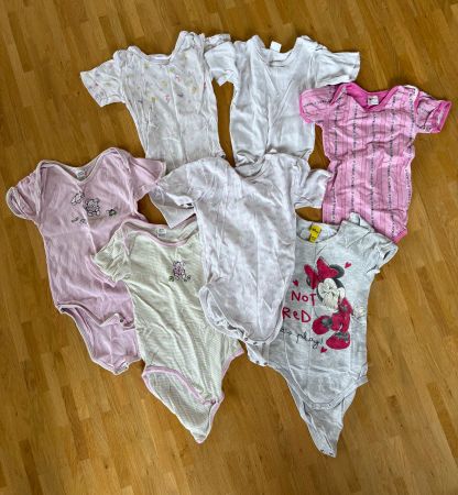 Kleiderpaket 7 kurzarm Bodies Mädchen Grösse 86/92